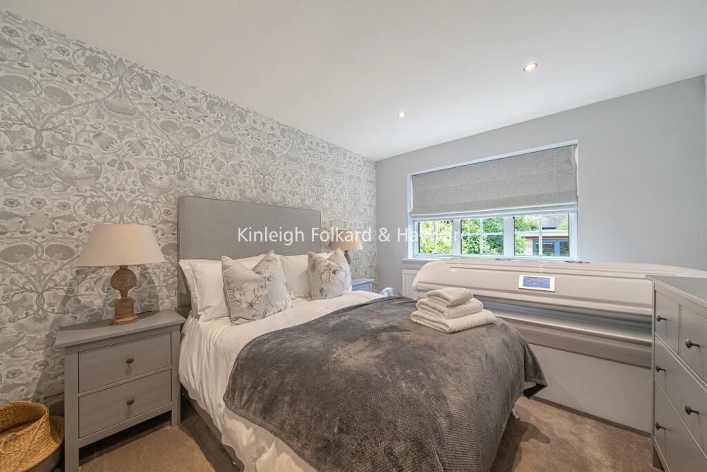 Additional property image - Pickwick Way, Chislehurst