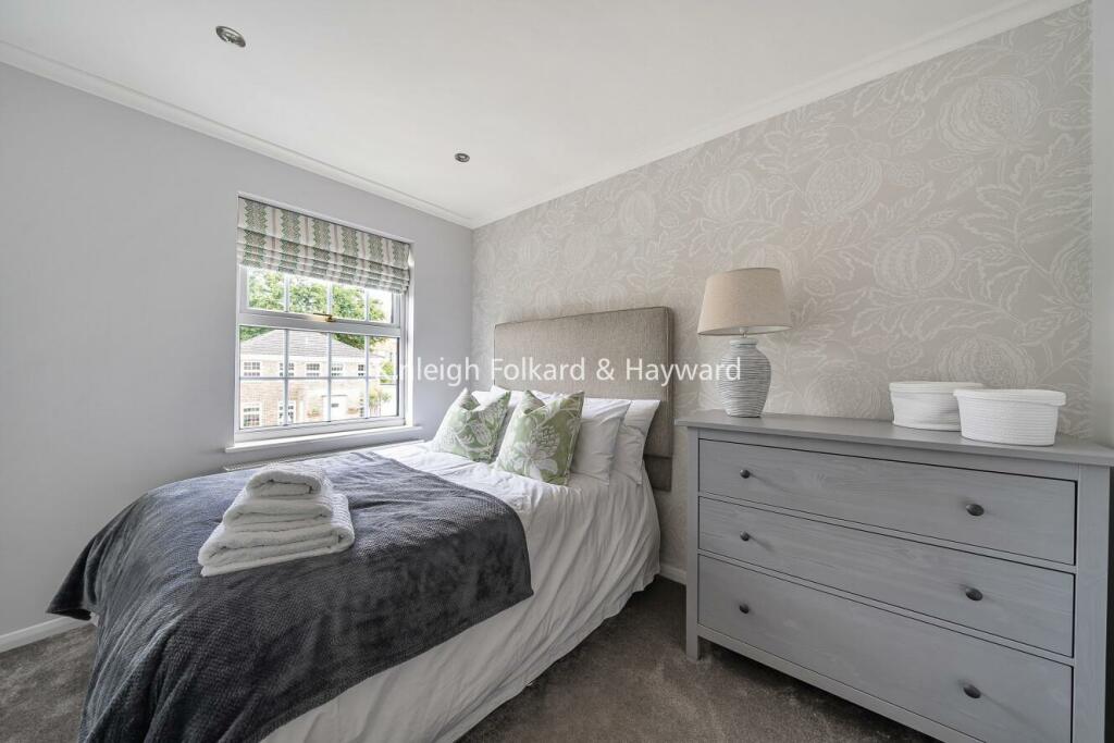 Additional property image - Pickwick Way, Chislehurst