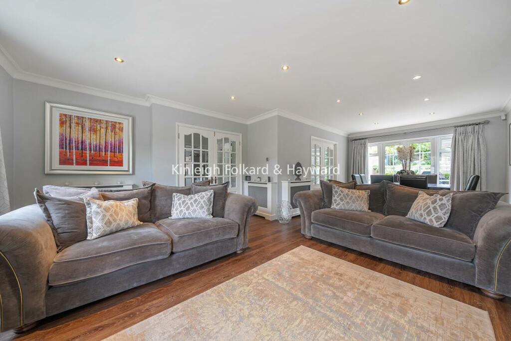 Additional property image - Pickwick Way, Chislehurst