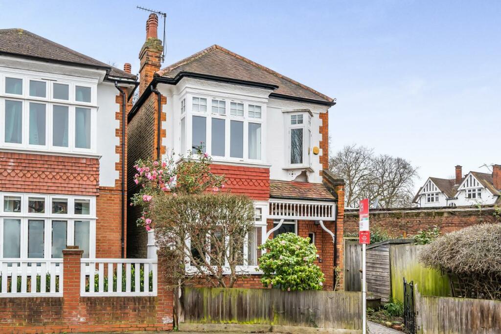 3 bedroom detached house for sale in Kingscote Road, Chiswick, W4