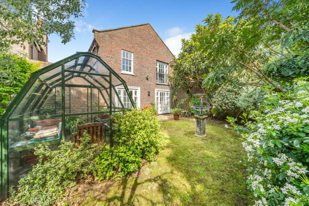 4 bedroom detached house for sale in Boston Gardens, Chiswick, W4