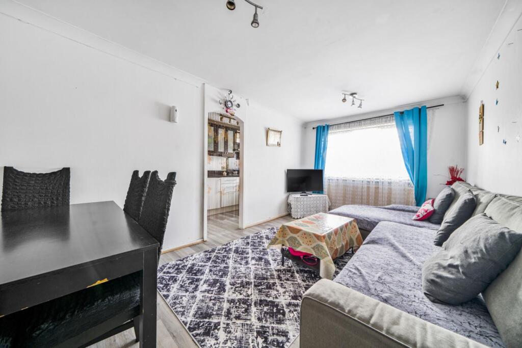 2 bedroom flat