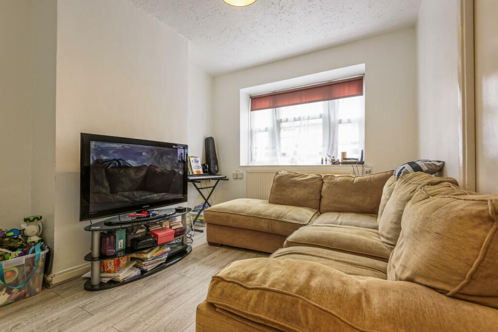 1 bedroom flat for sale in Worsopp Drive, Clapham, SW4