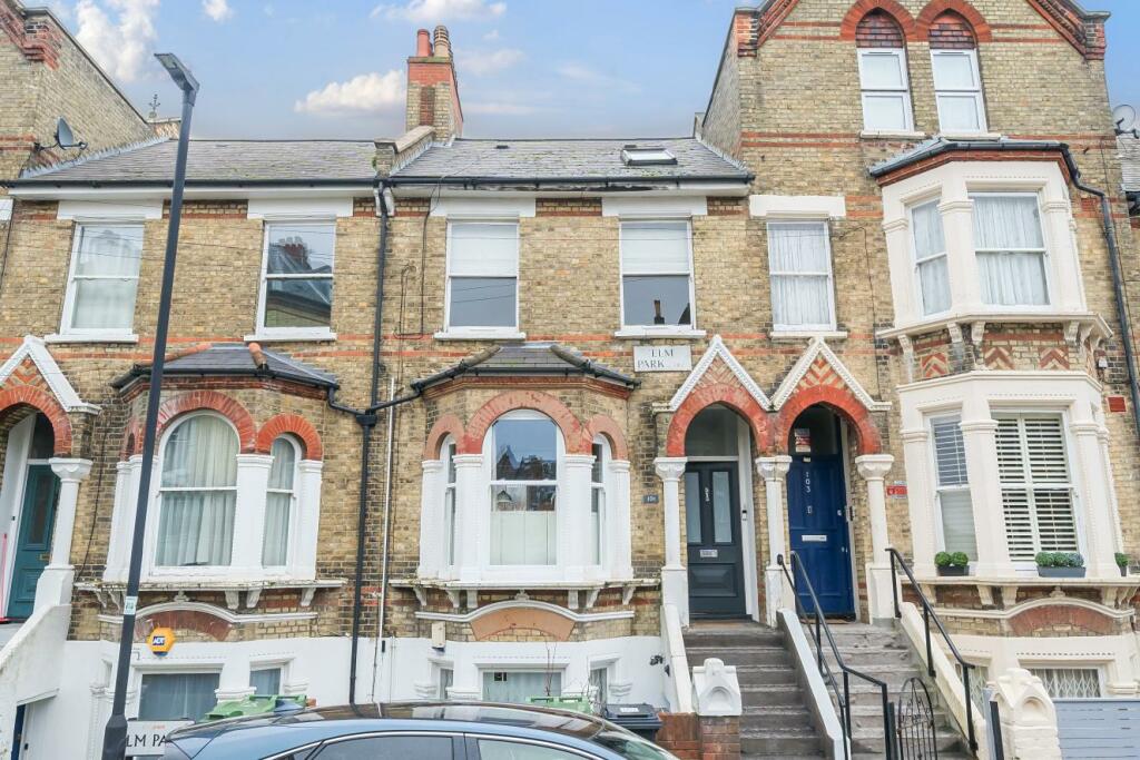 2 bedroom flat for sale in Elm Park, Brixton, SW2