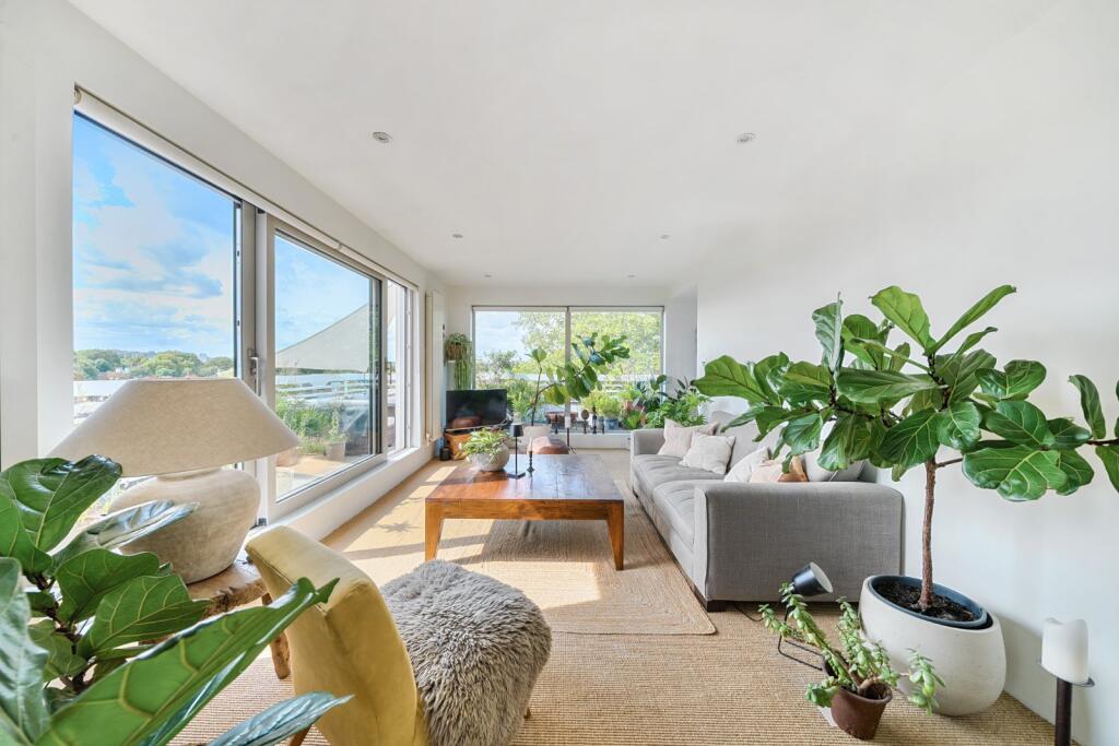 Main image of property: Mount View Road, London, N4