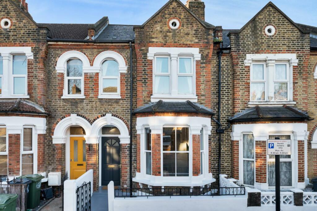3 bedroom terraced house for sale in Railton Road, London, SE24