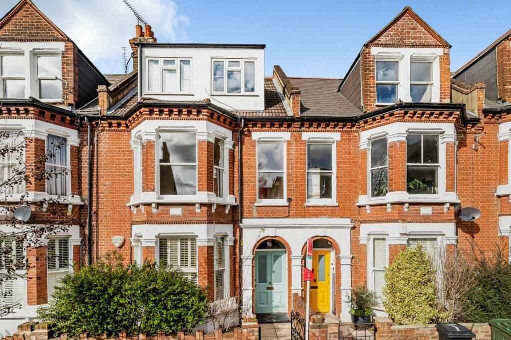 2 bedroom flat for sale in Fawnbrake Avenue, Herne Hill, SE24