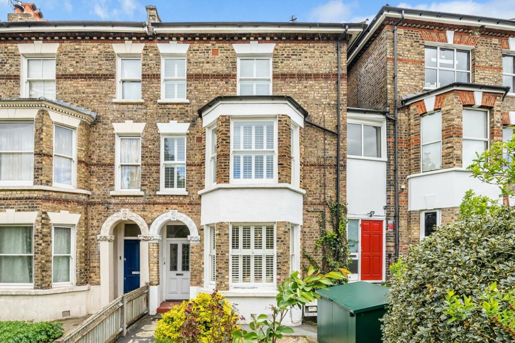 2 bedroom flat for sale in Norwood Road, Herne Hill, SE24
