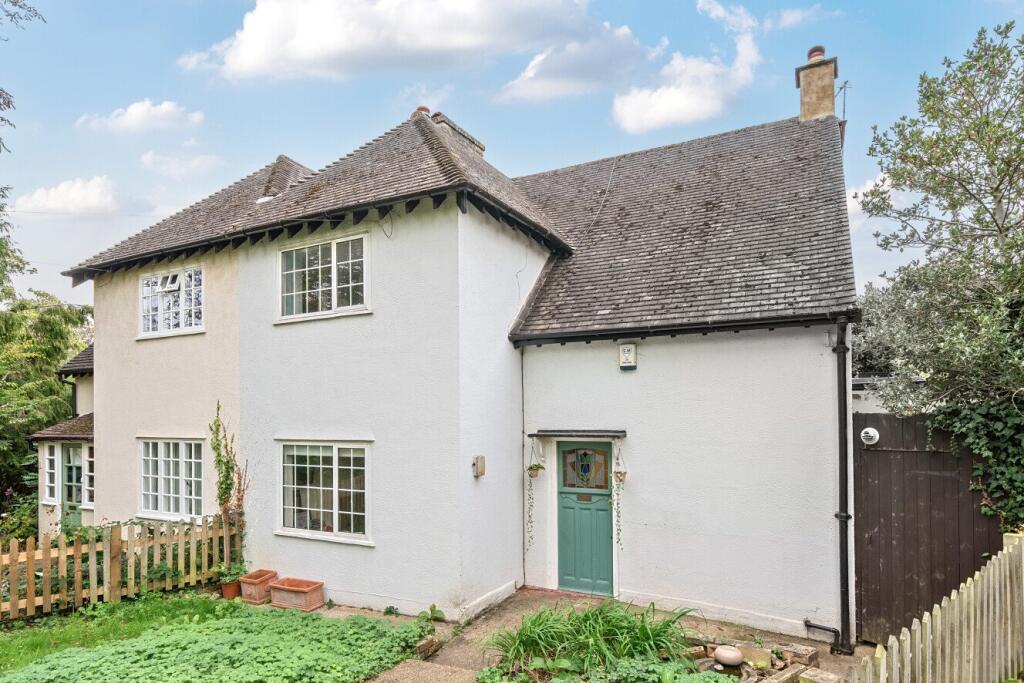 Main image of property: Red Post Hill, London, SE24