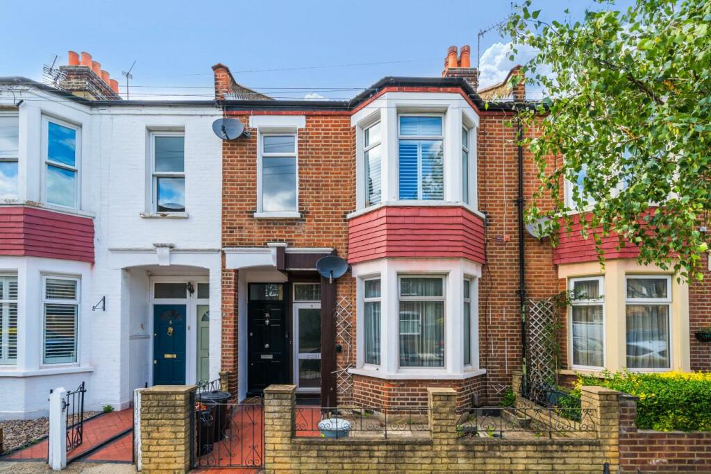 2 bedroom flat for sale in Waldron Road, Earlsfield, SW18