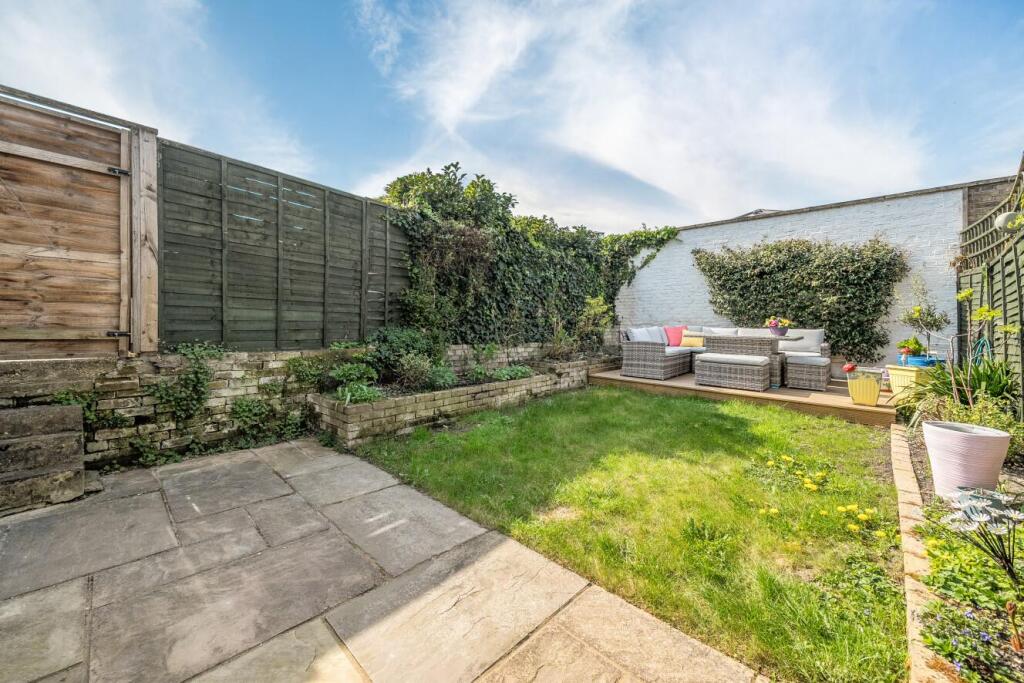 Main image of property: Earlsfield Road, Earlsfield, London, SW18