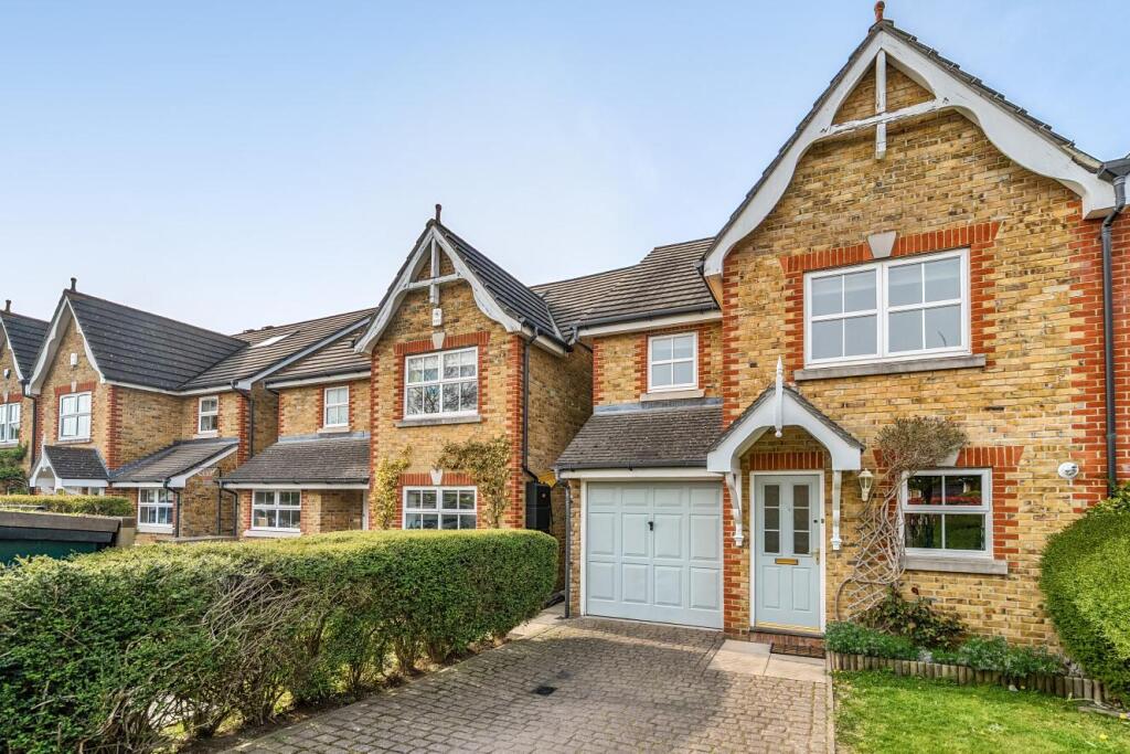 Main image of property: Victoria Mews, Earlsfield, London, SW18