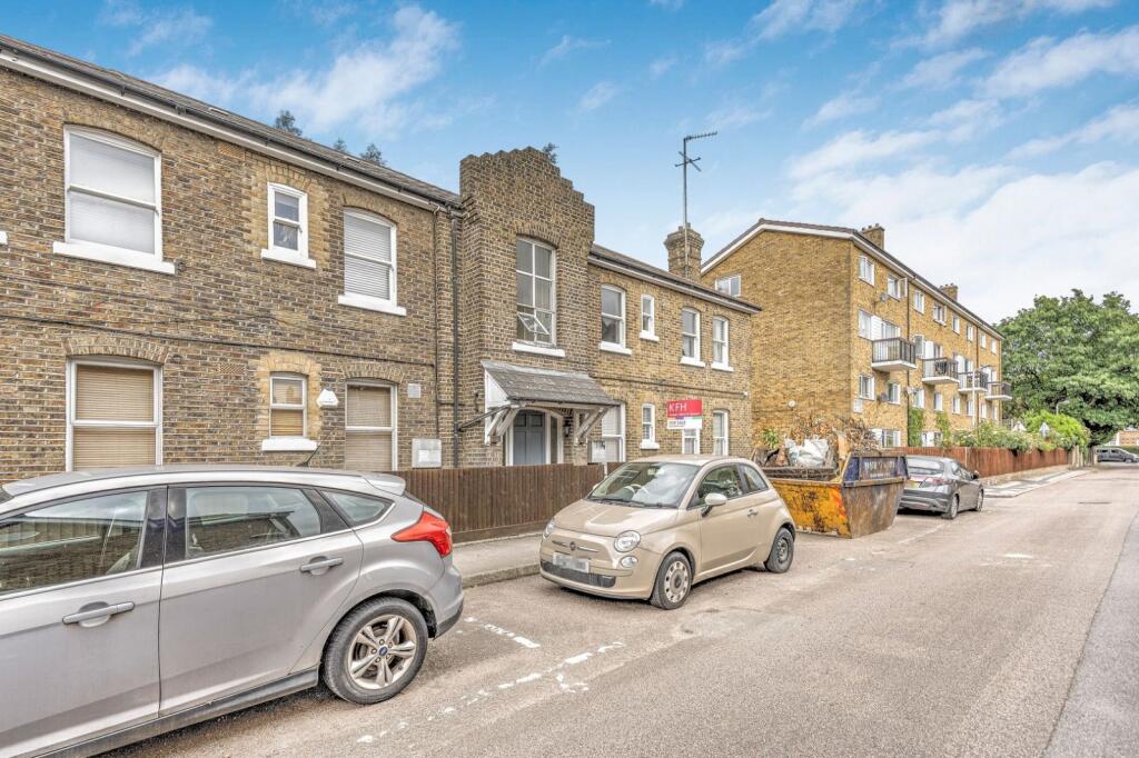 Main image of property: Heathfield Square, Earlsfield, London, SW18