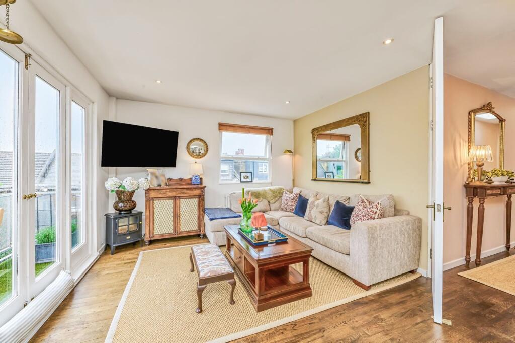 Main image of property: Earlsfield Road, Earlsfield, London, SW18