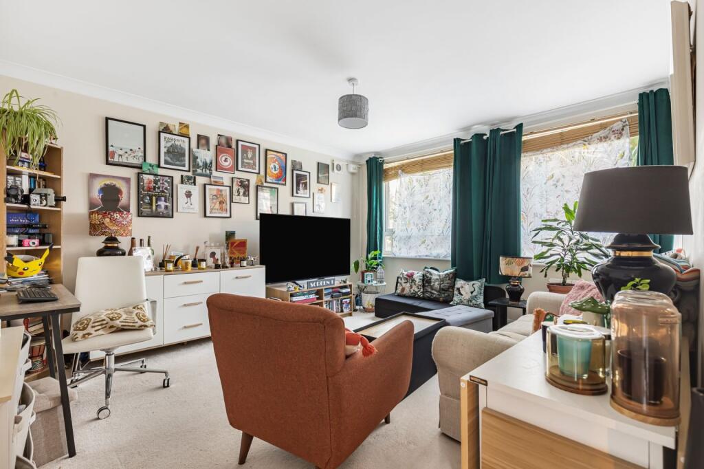 Main image of property: Waynflete Street, Earlsfield, London, SW18