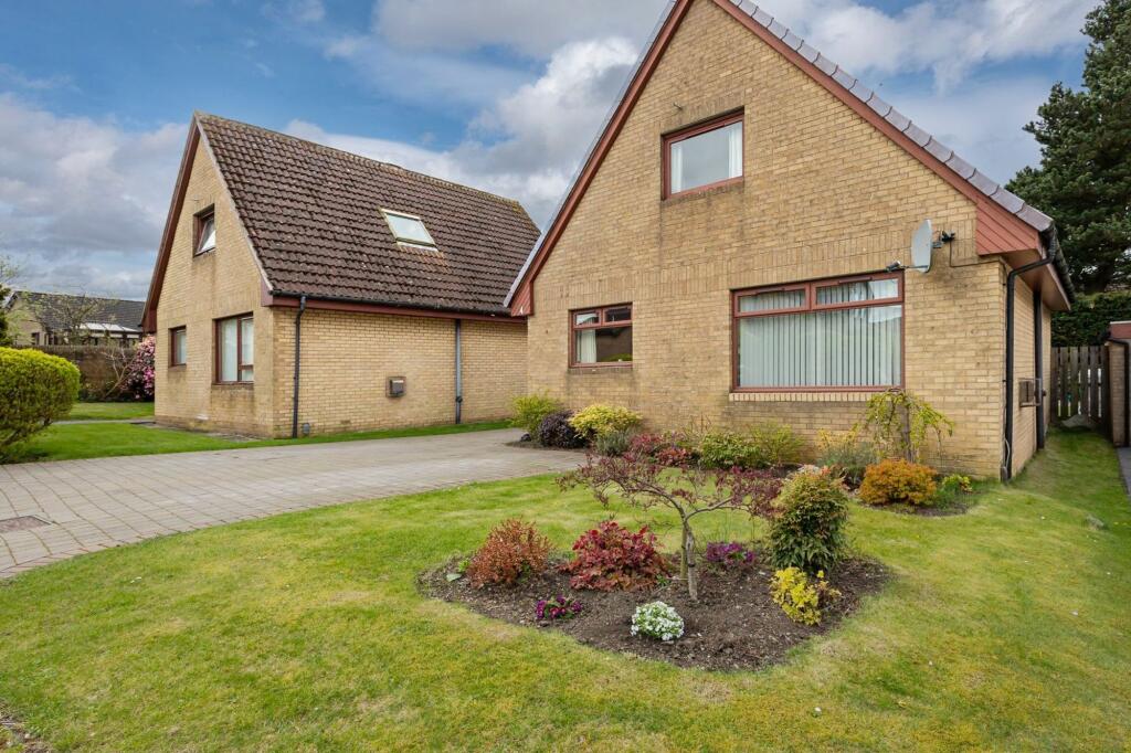 4 bedroom detached house for sale in Carmelaws, Linlithgow, EH49