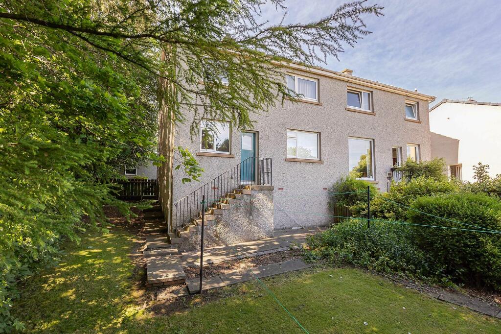 3 bedroom semidetached house for sale in Baron's Hill Avenue