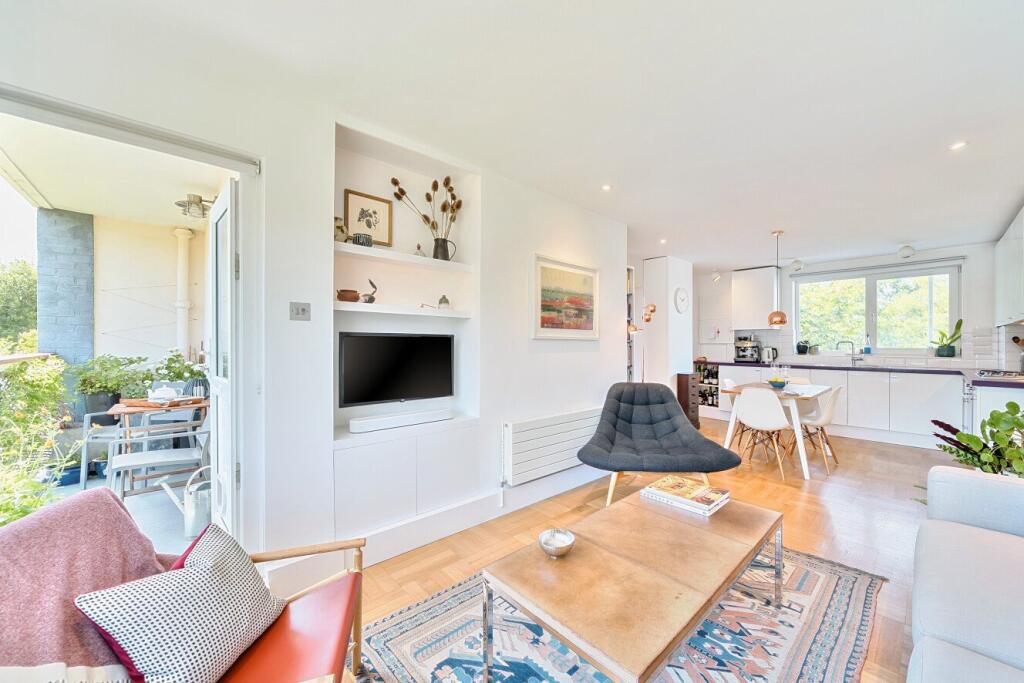 Main image of property: Pearscroft Court, Pearscroft Road, Fulham, London, SW6