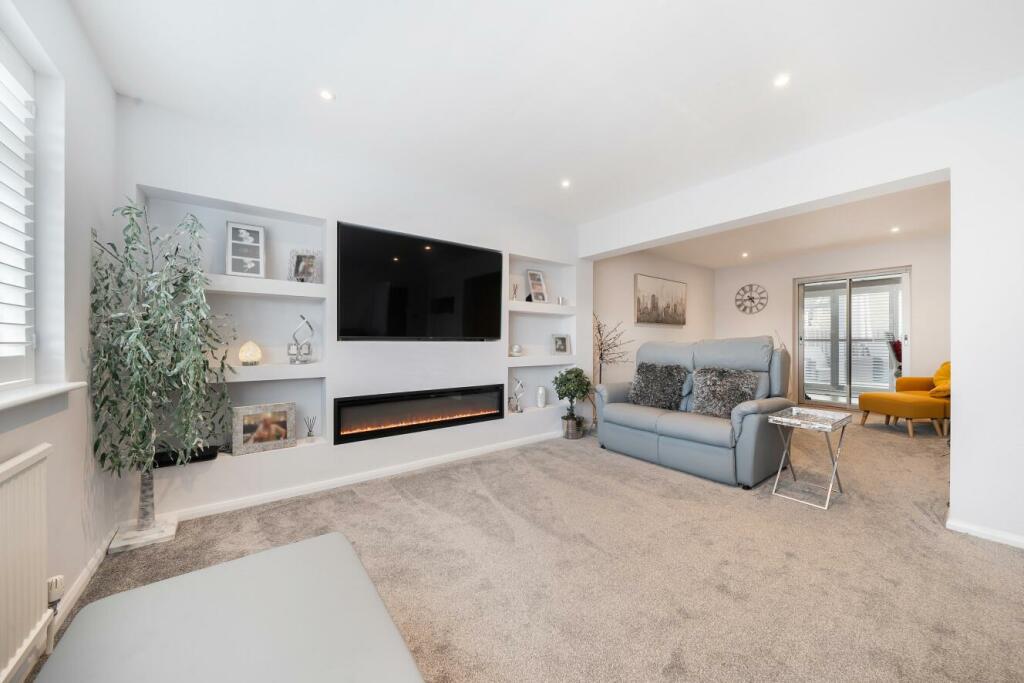 4 bedroom detached house for sale in Mount Pleasant, Biggin Hill, TN16