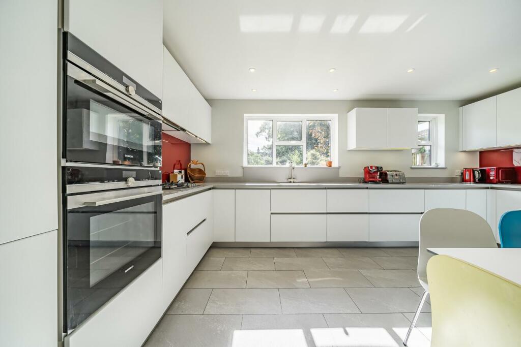 Additional property image - Sandiland Crescent, Hayes