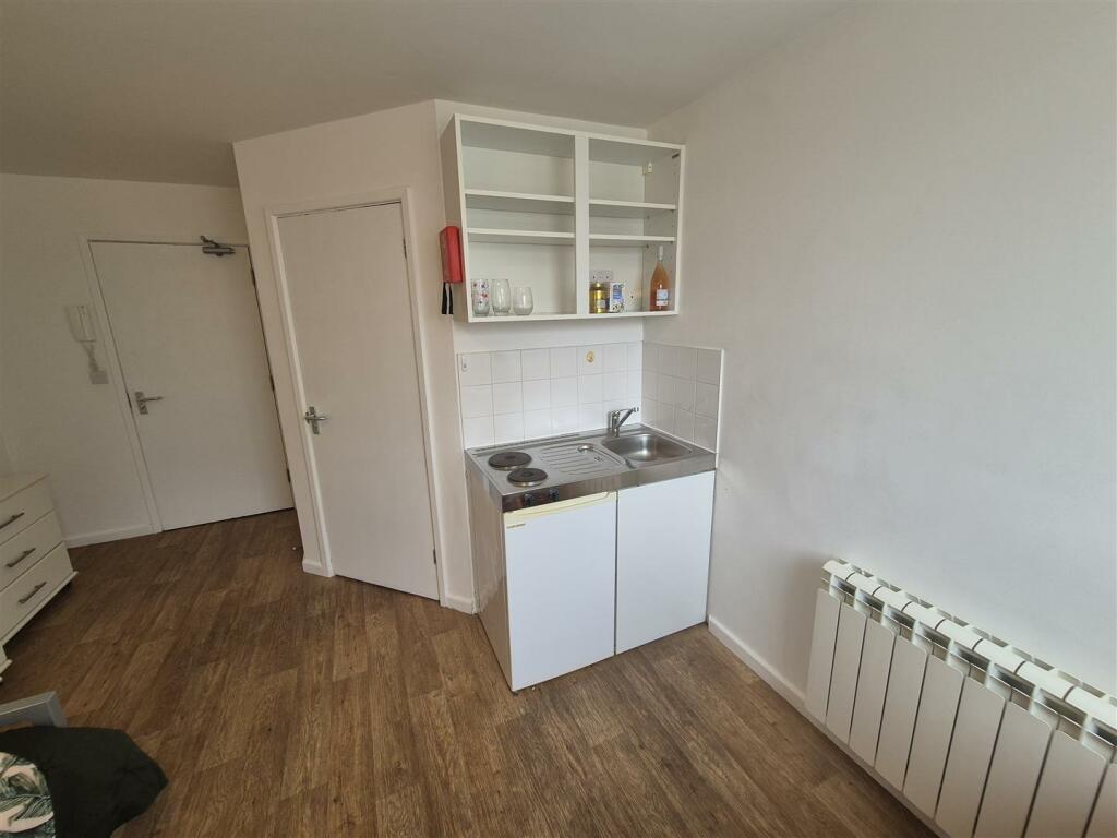 Additional property image - SELF CONTAINED STUDIO