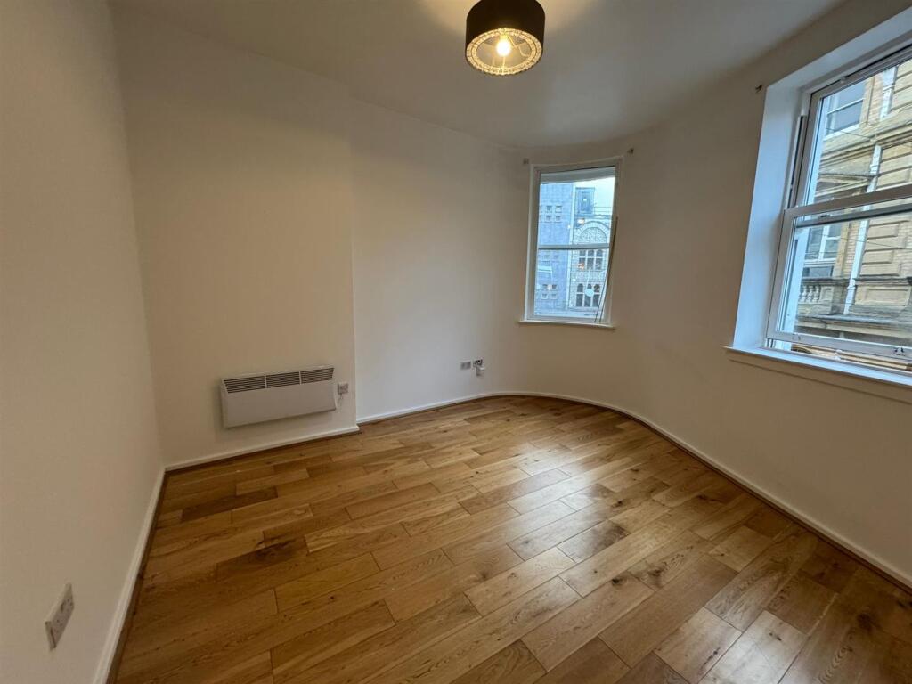 Main image of property: ONE BEDROOM TOWN CENTRE APARTMENT