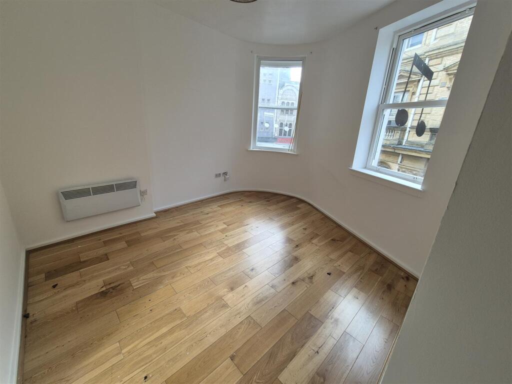 Main image of property: ONE BEDROOM TOWN CENTRE APARTMENT