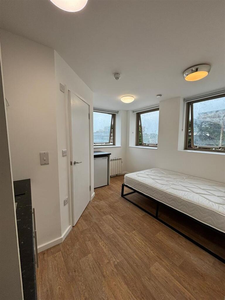 Main image of property: BOURNEMOUTH STUDIO, BILLS INCLUDED