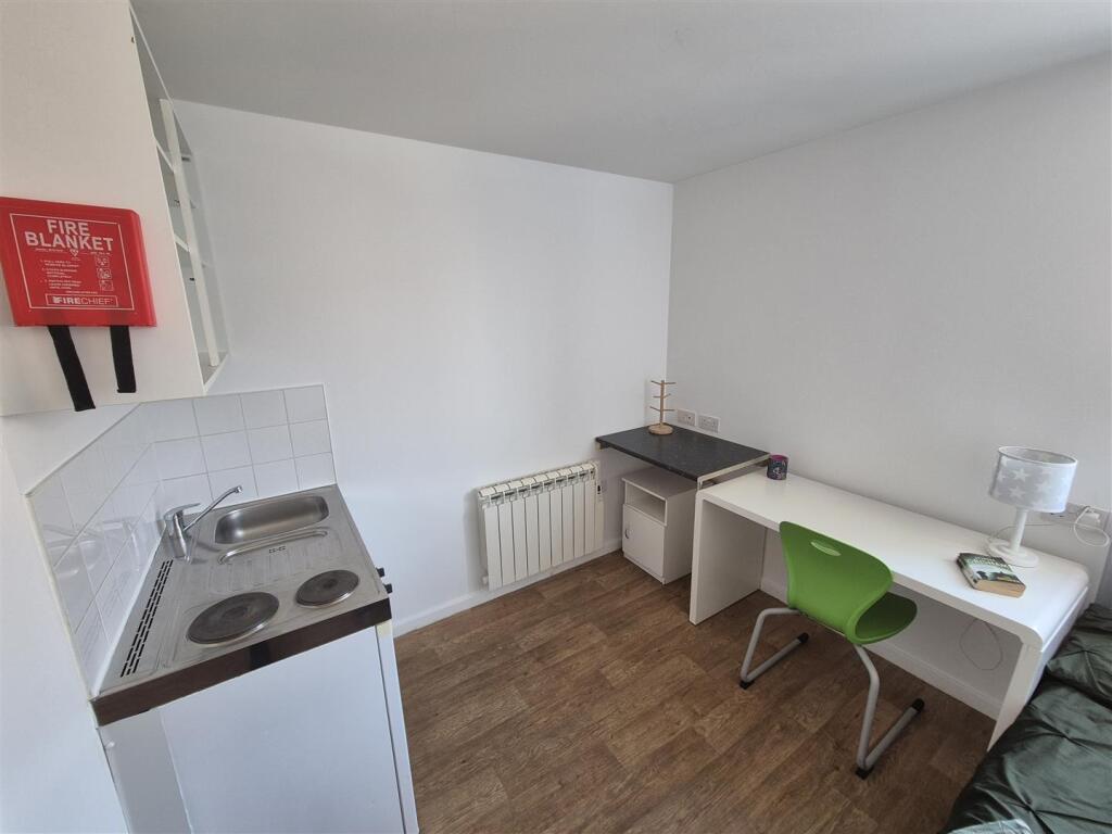 Additional image 3 of Bournemouth Studio, Bills Included