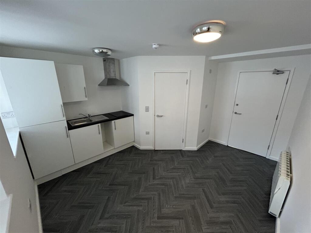 Main image of property: SELF CONTAINED STUDIO, BILLS INCLUDED