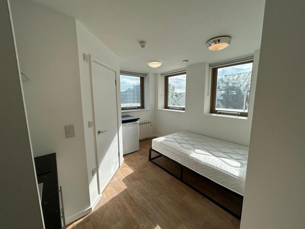 Main image of property: STUDIO WITH BILLS INCLUDED