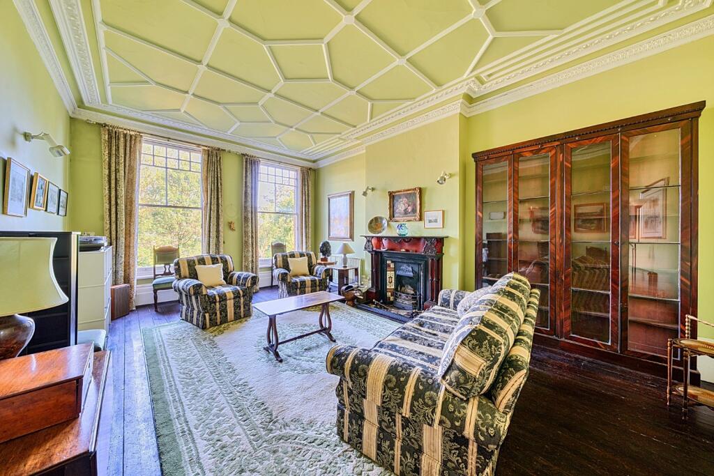 Main image of property: Avenue Road, London, N6
