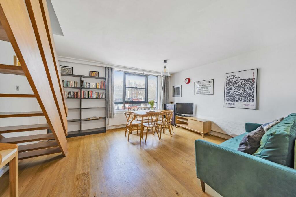 2 bedroom flat for sale in Islington Green, Islington, N1