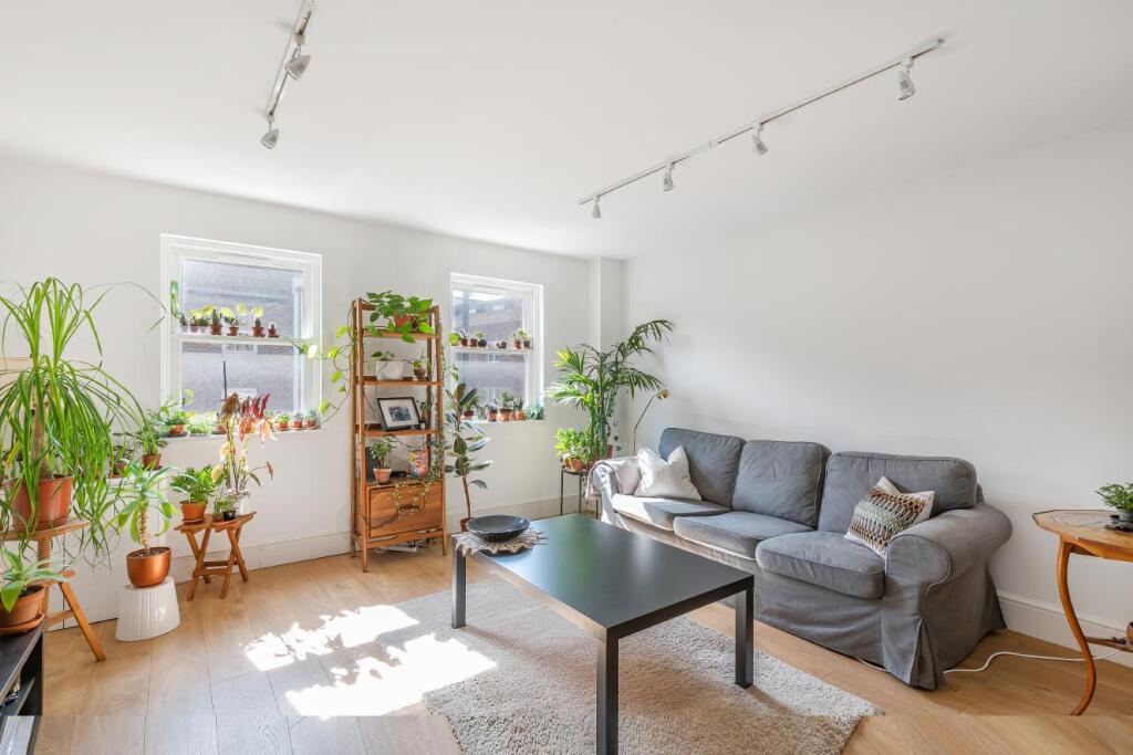 Main image of property: Essex Road, Islington, London, N1