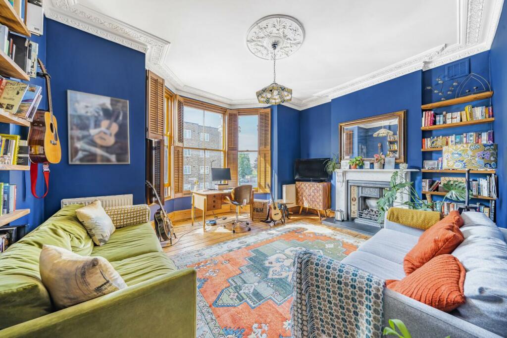 2 bedroom flat for sale in Gloucester Drive, Finsbury Park, N4