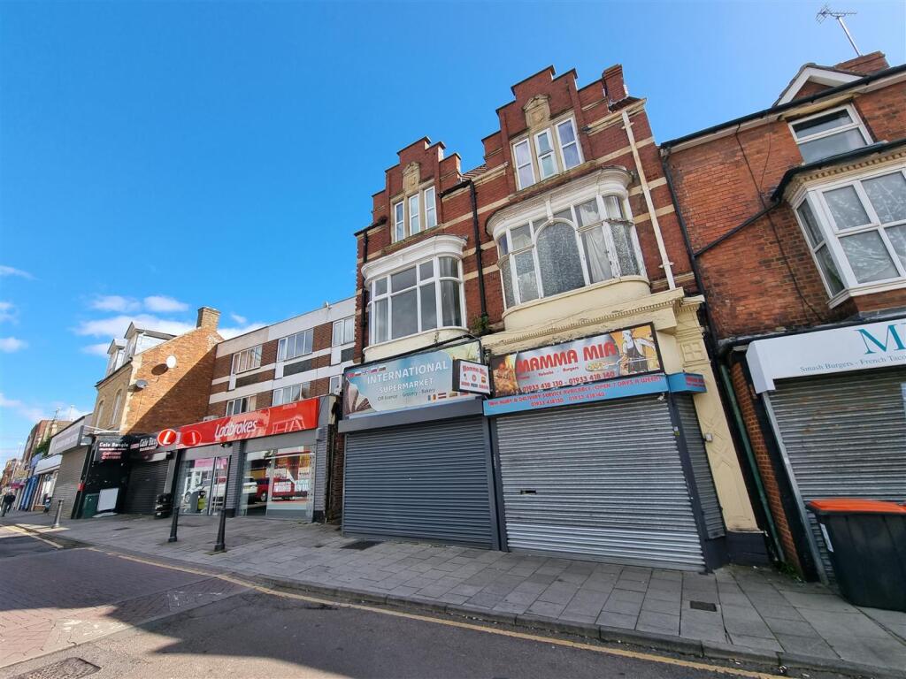 Main image of property: Flat 3, High Street, Rushden, Northants