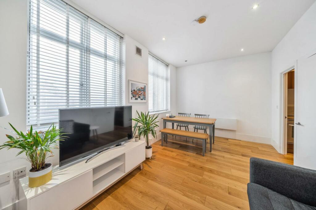 1 bedroom flat for sale in Merrow Street, London, SE17