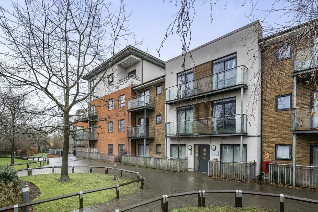 2 bedroom flat for sale in Hither Green Lane, Hither Green, SE13