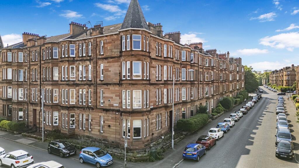 Main image of property: Flat 3/2, 181 Copland Road, Glasgow, G51 2UW