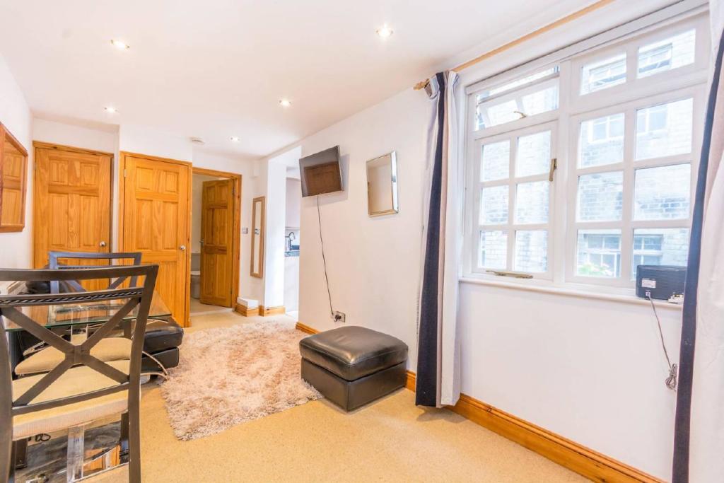 Studio flat for sale in Park Road, London, NW1