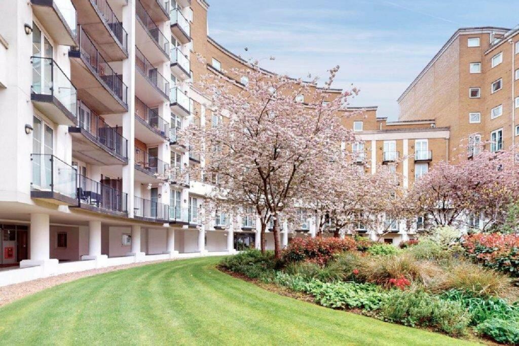 2 bedroom flat for sale in Palgrave Gardens, Marylebone, NW1