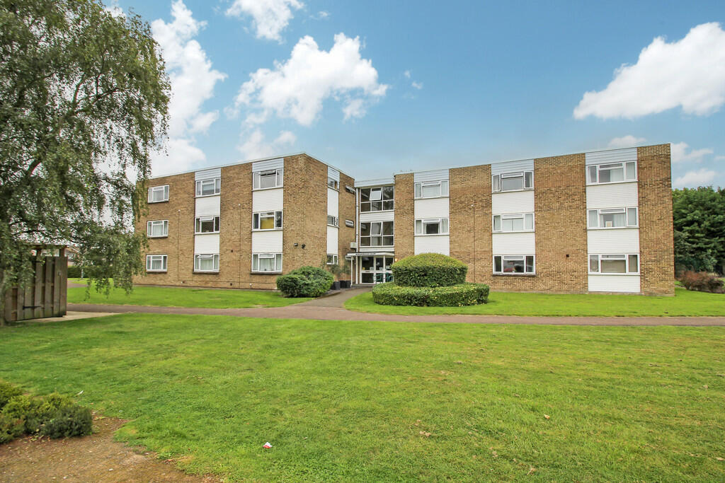 1 bedroom apartment for sale in Royal Wootton Bassett, Swindon, SN4