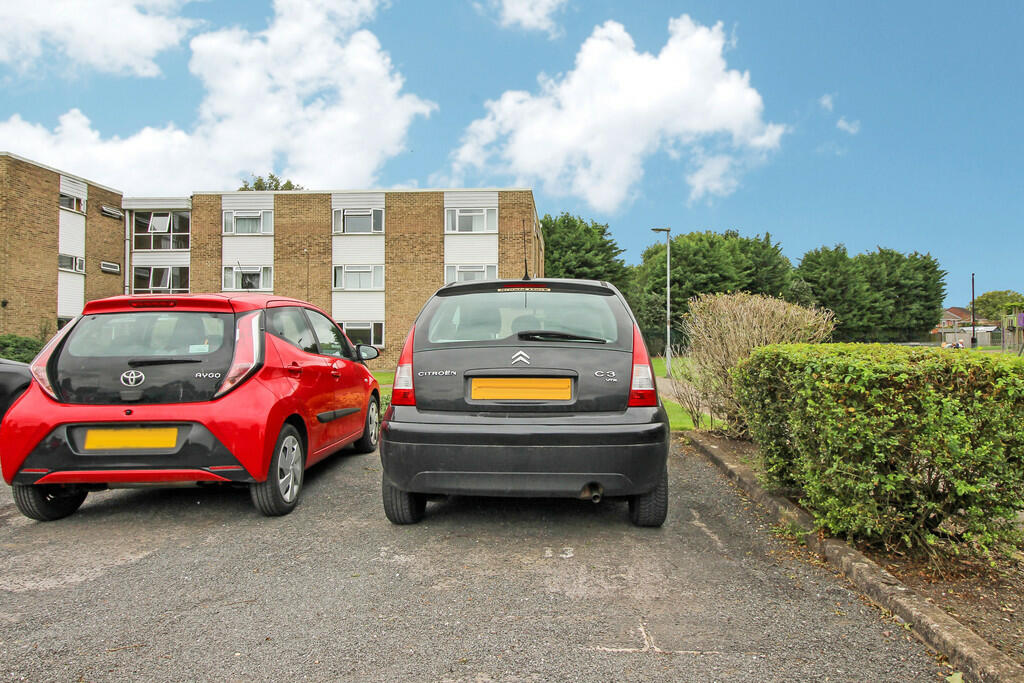 1 bedroom apartment for sale in Marlborough Court, Royal Wootton