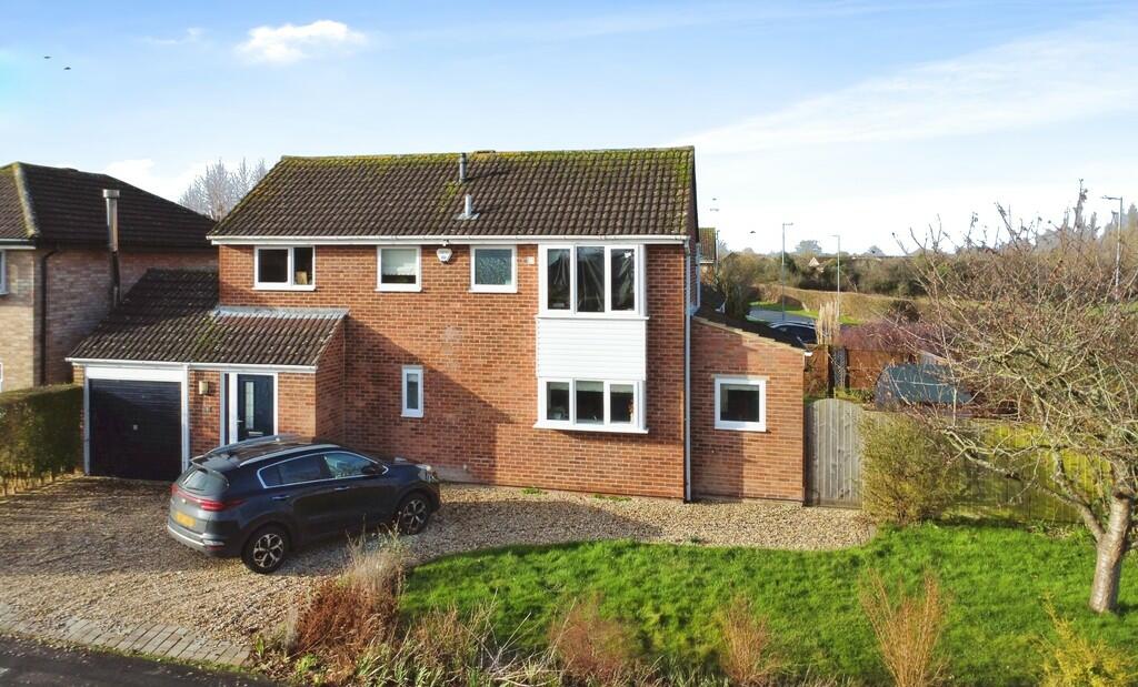 4 bedroom detached house for sale in Branders, Cricklade, Swindon, SN6