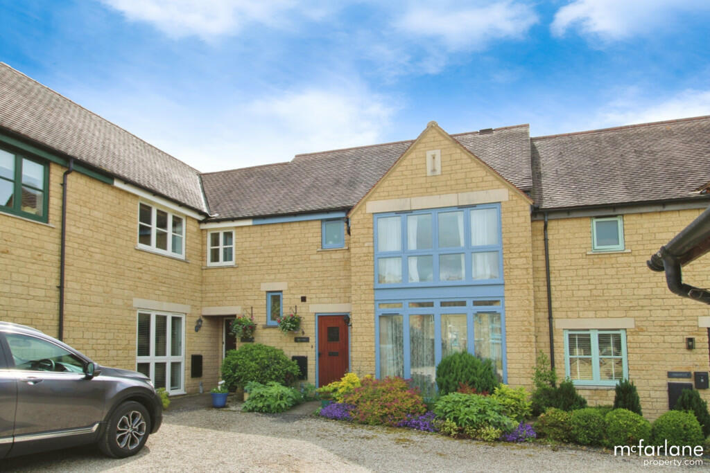 3 bedroom barn conversion for sale in Manor Farm Court, Purton Stoke, SN5
