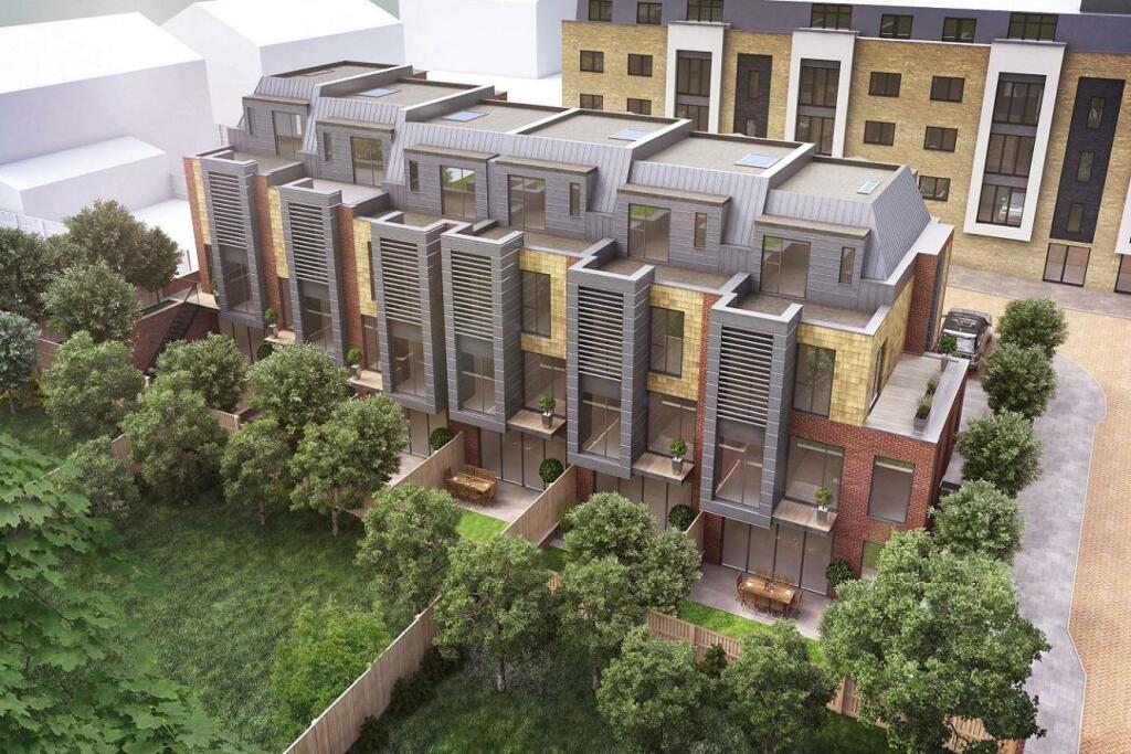 4 bedroom terraced house for sale in Connaught Gardens, Muswell Hill, N10