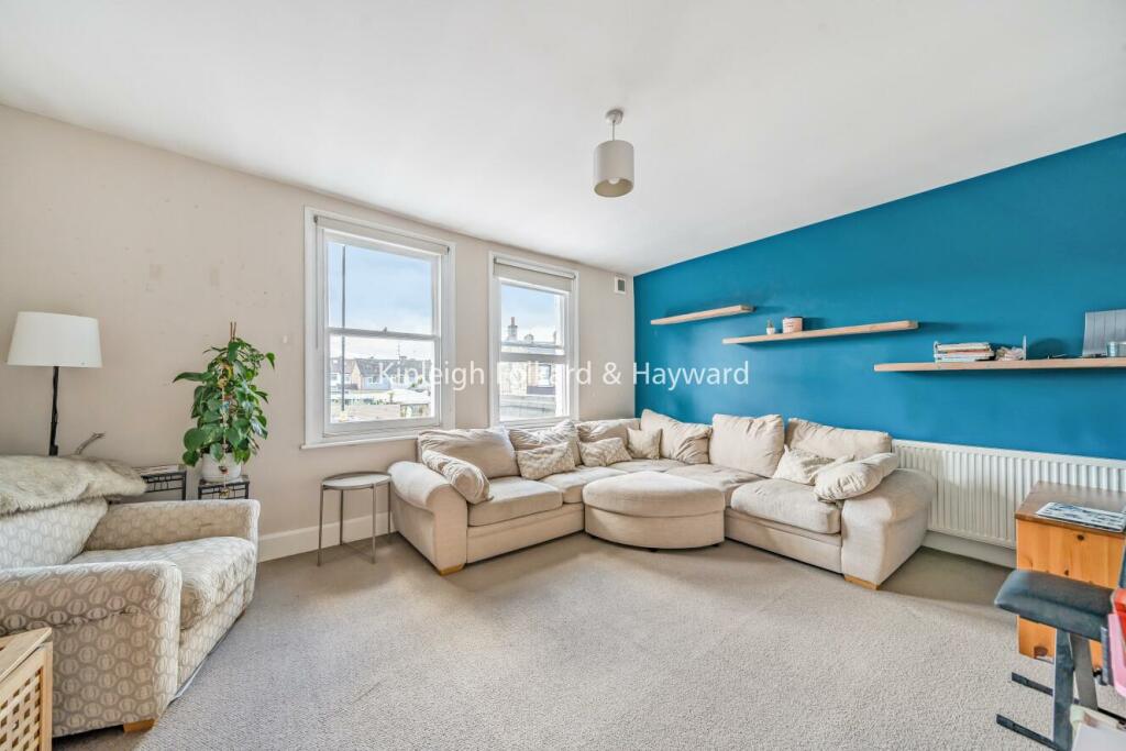 2 bedroom flat for sale in Fortis Green, East Finchley, N2