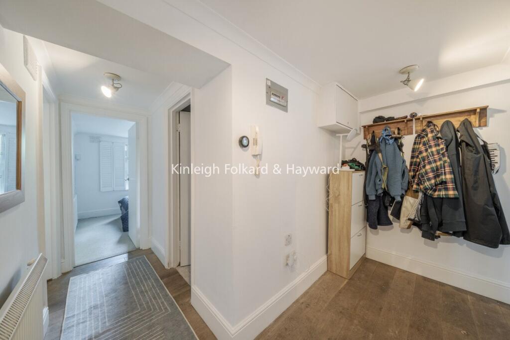 Main image of property: Colney Hatch Lane, Muswell Hill, London, N10