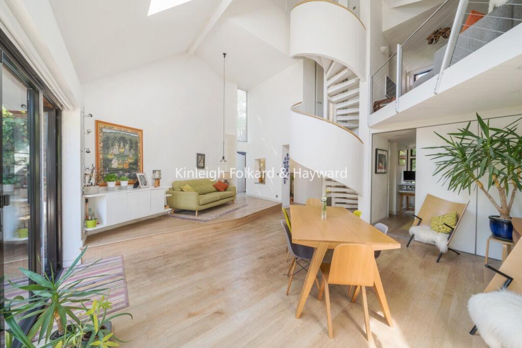 Main image of property: Woodland Gardens, Muswell Hill, London, N10