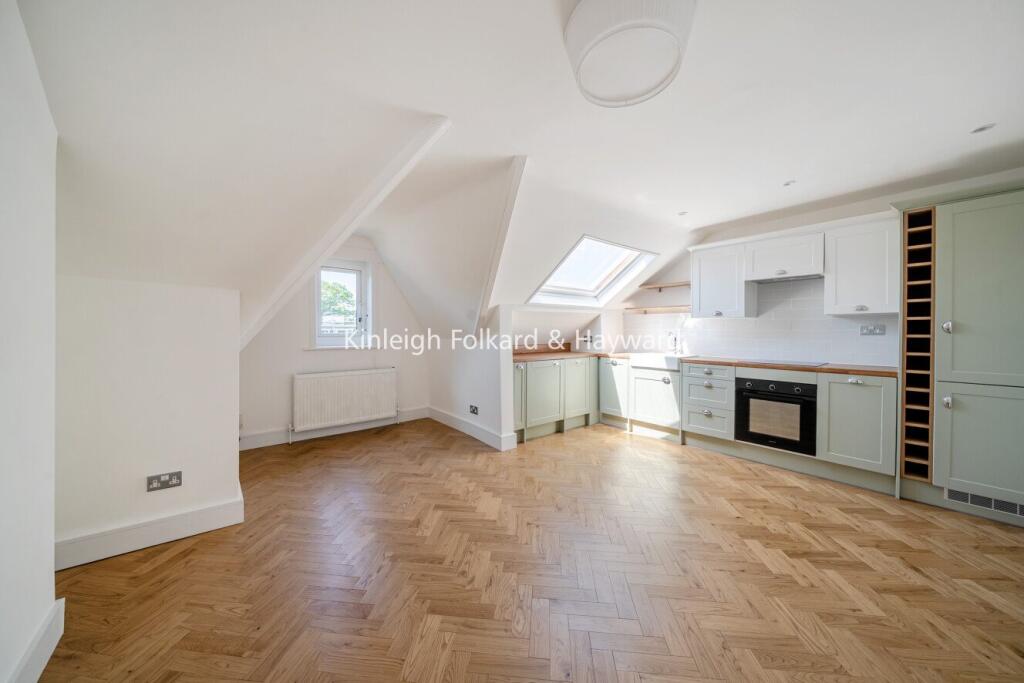 Main image of property: Colney Hatch Lane, Muswell Hill, London, N10